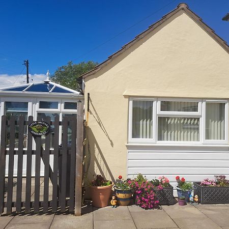 Little Orchard Apartment Yate Exterior photo